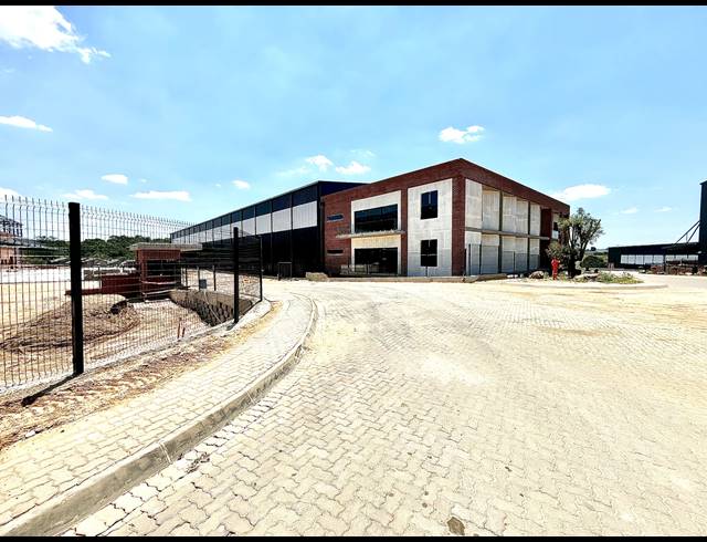 12,925M² WAREHOUSE TO LET IN NORTH RIDING
